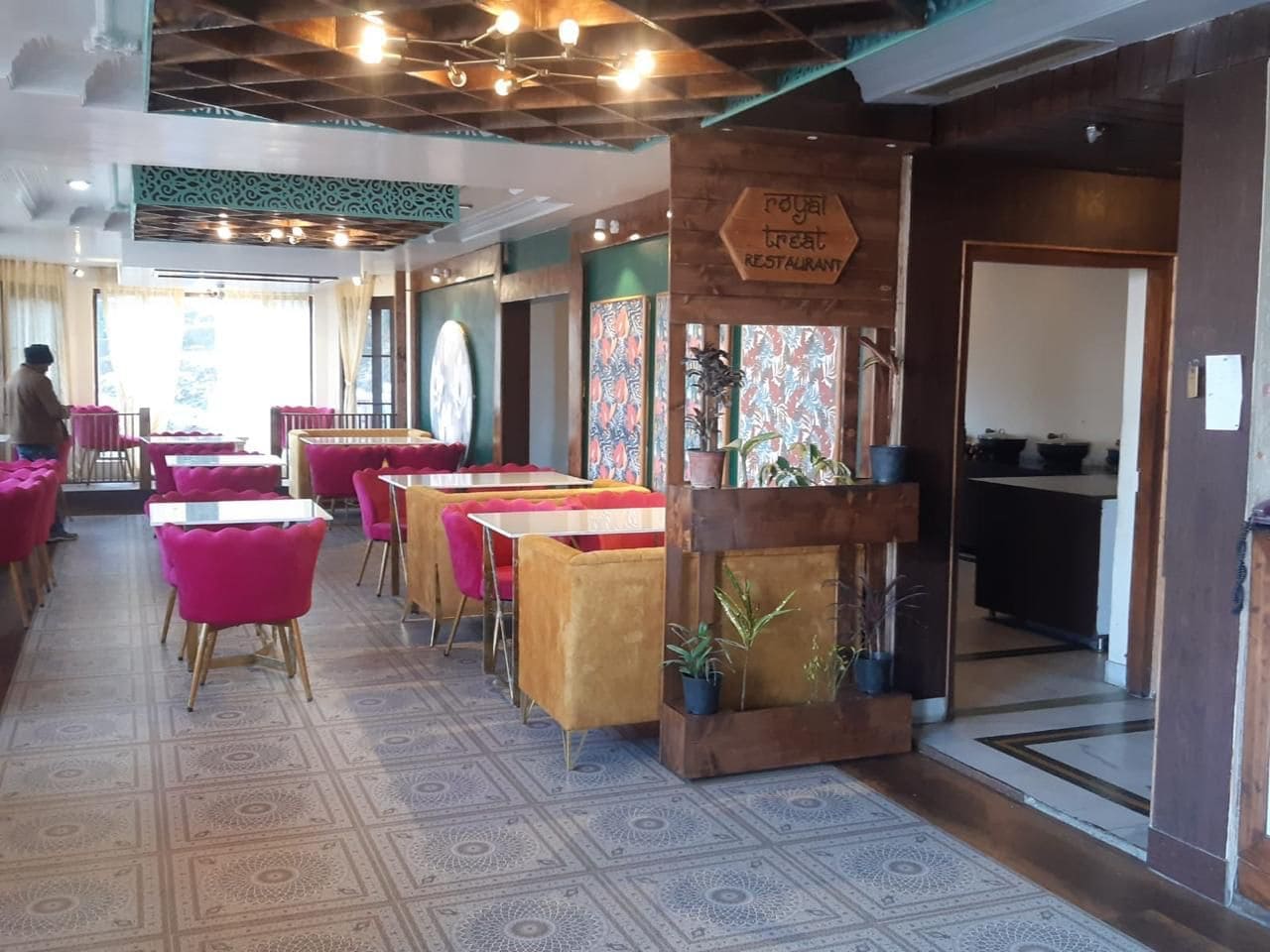 Multi-Cuisine Restaurant Image